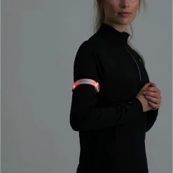 Rogelli LED Armbinde Rot - Schwarz -Sidas Shop Rogelli LED Armband 3 2110071454 1